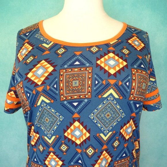 LulaRoe Blue Print Classic Tee Size 2XL - Picture 3 of 8